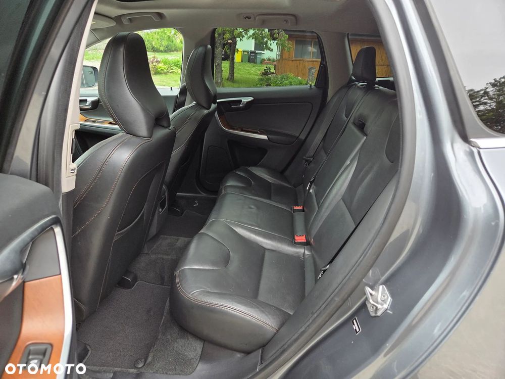 Volvo XC 60 T5 AWD Drive-E Momentum - 12