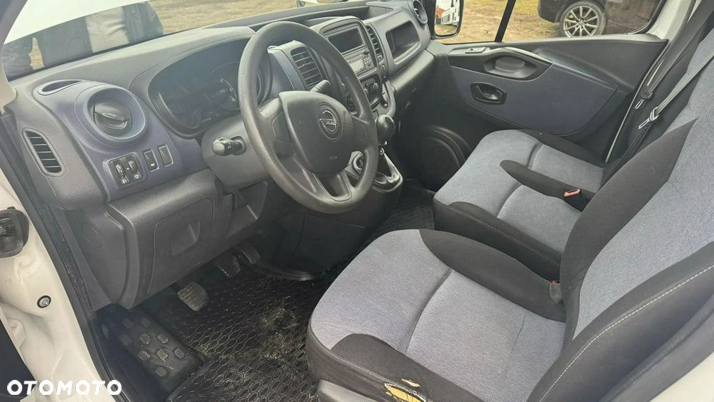 Opel Vivaro - 10
