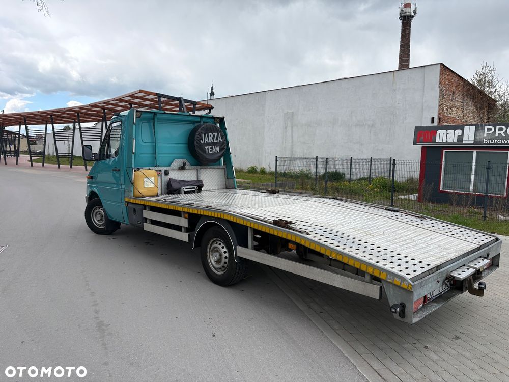 Mercedes-Benz Sprinter - 16