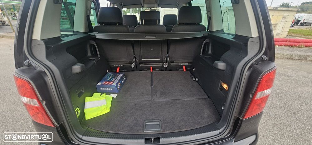 VW Touran 2.0 TDI Highline 7L - 13
