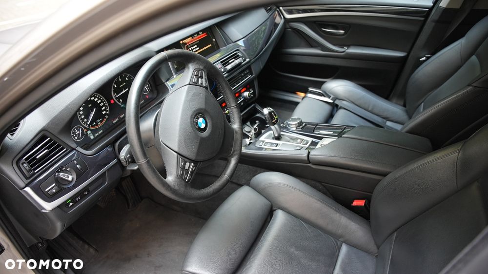 BMW Seria 5 520d Luxury Line - 11
