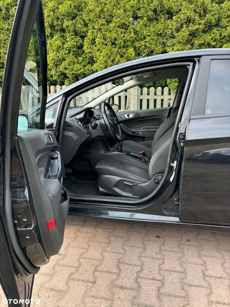 Ford Fiesta 1.5 TDCi Ambiente - 12