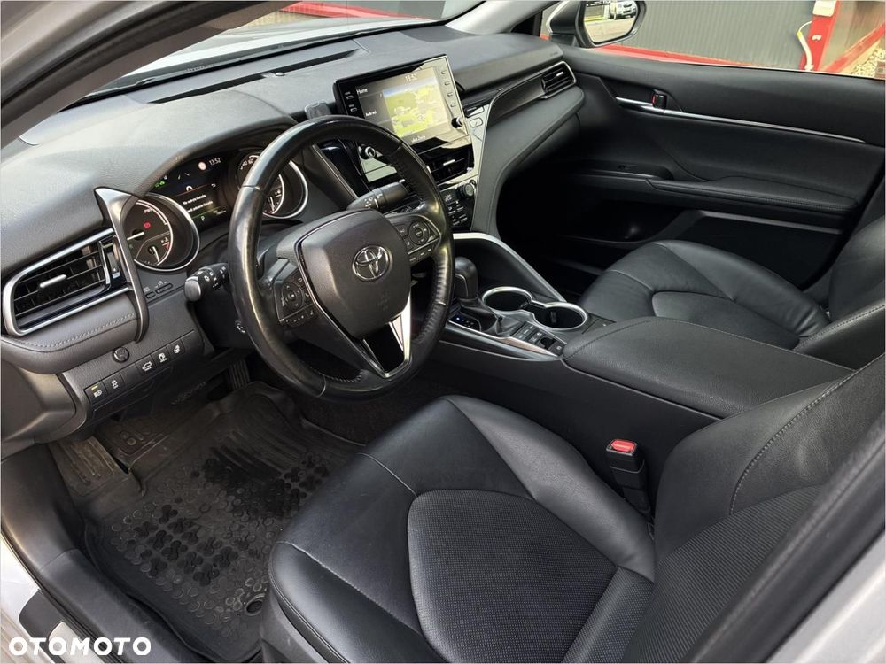 Toyota Camry 2.5 Hybrid Executive CVT - 16