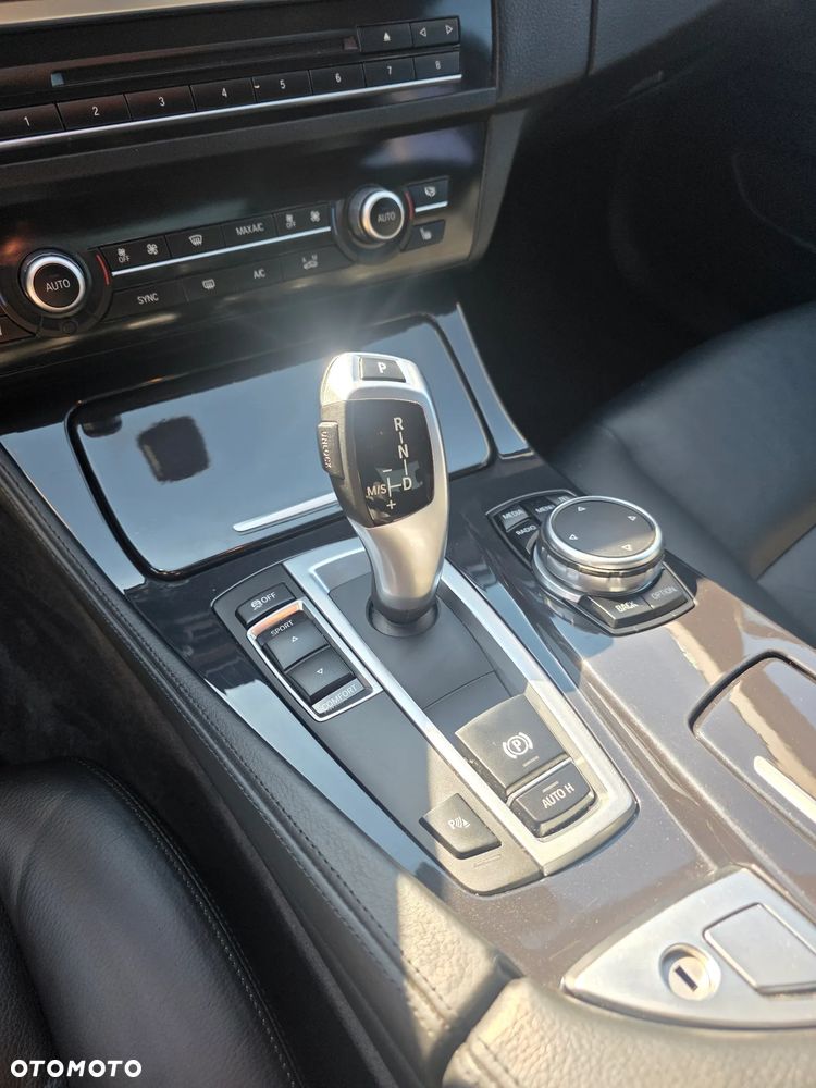 BMW Seria 5 525d - 9
