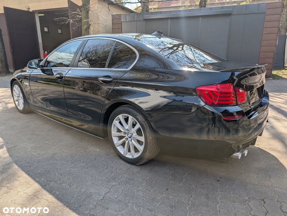BMW Seria 5 520d xDrive - 11