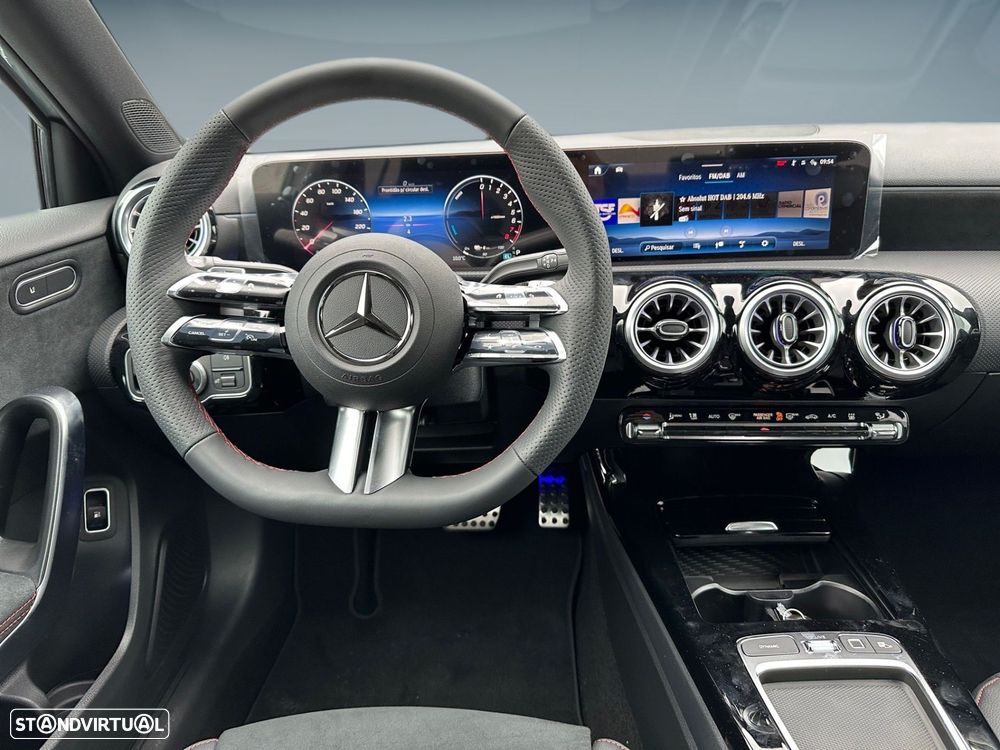 Mercedes-Benz A 250 Limousine e - 12