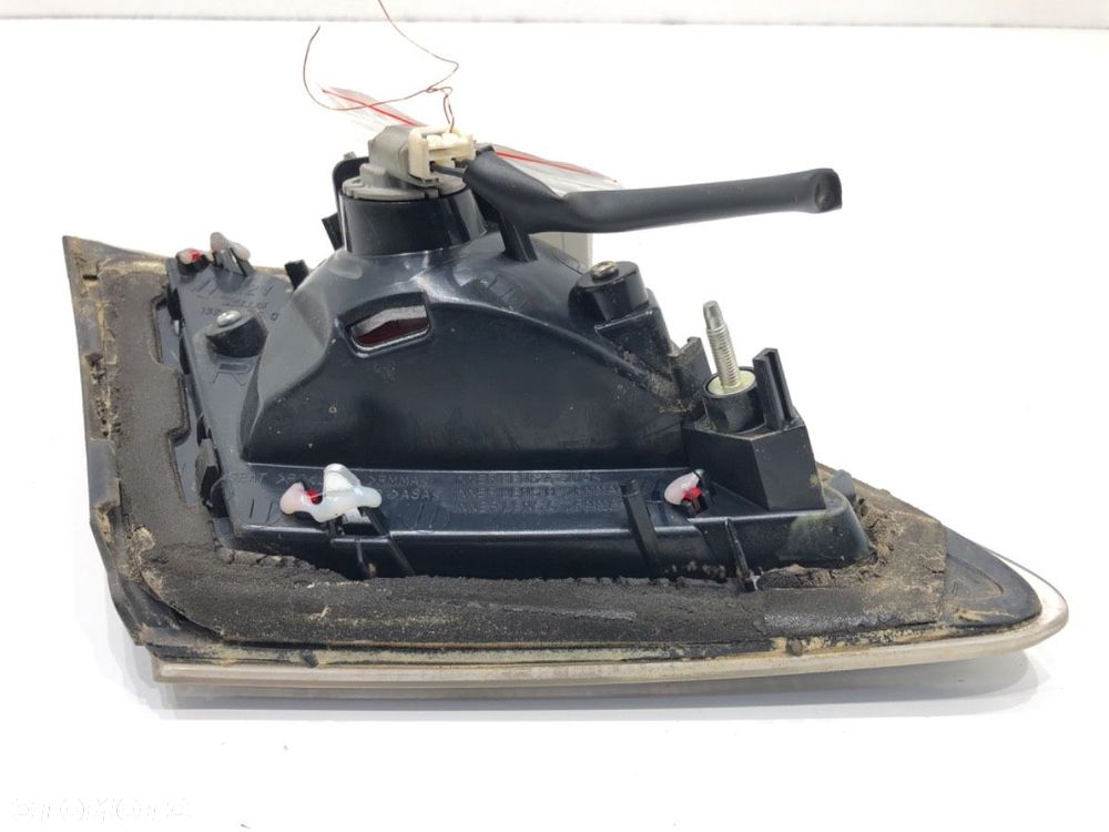 LAMPA TYŁ PRAWA WEWNĘTRZNA  MAZDA 6 Hatchback (GH) 2007 - 2013 2.0 MZR-CD (GH14) 103 kW [140 KM] - 3