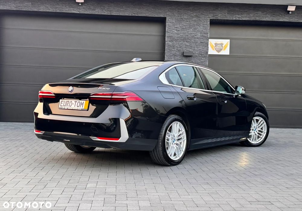 BMW Seria 5 530e - 6