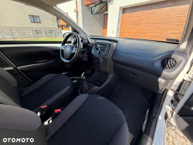 Toyota Aygo x - 14