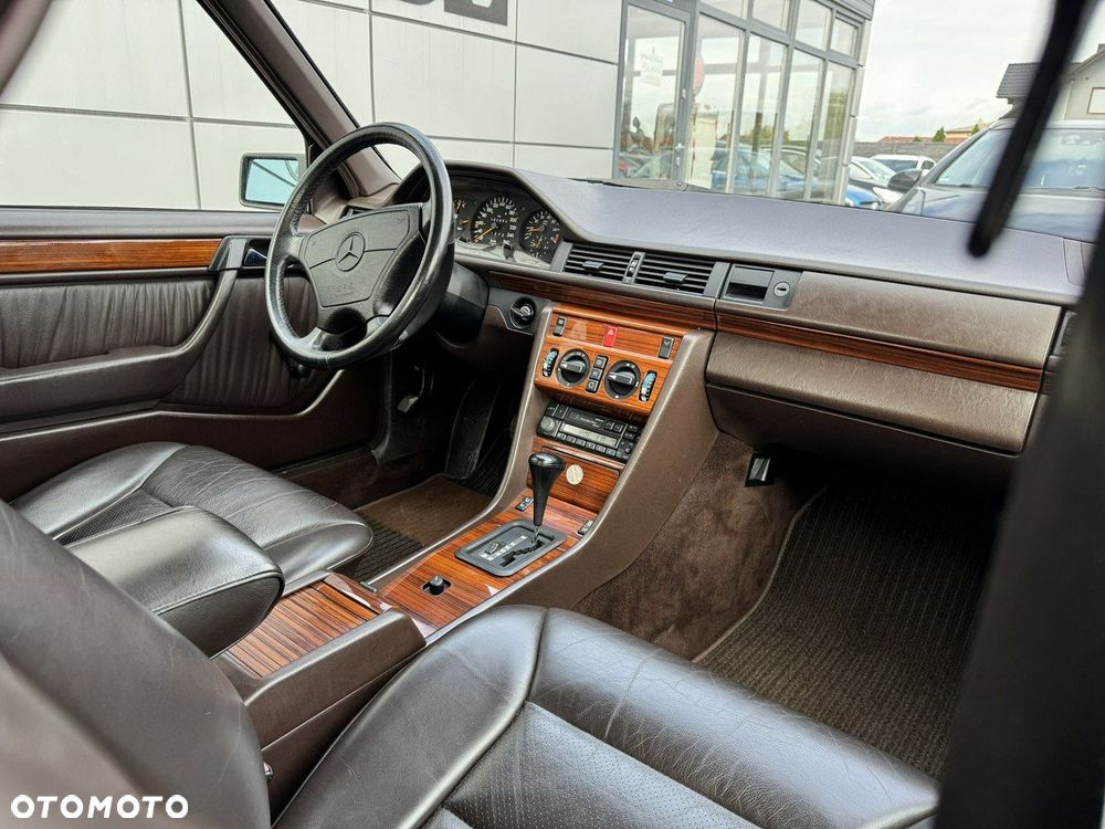 Mercedes-Benz Klasa E - 18