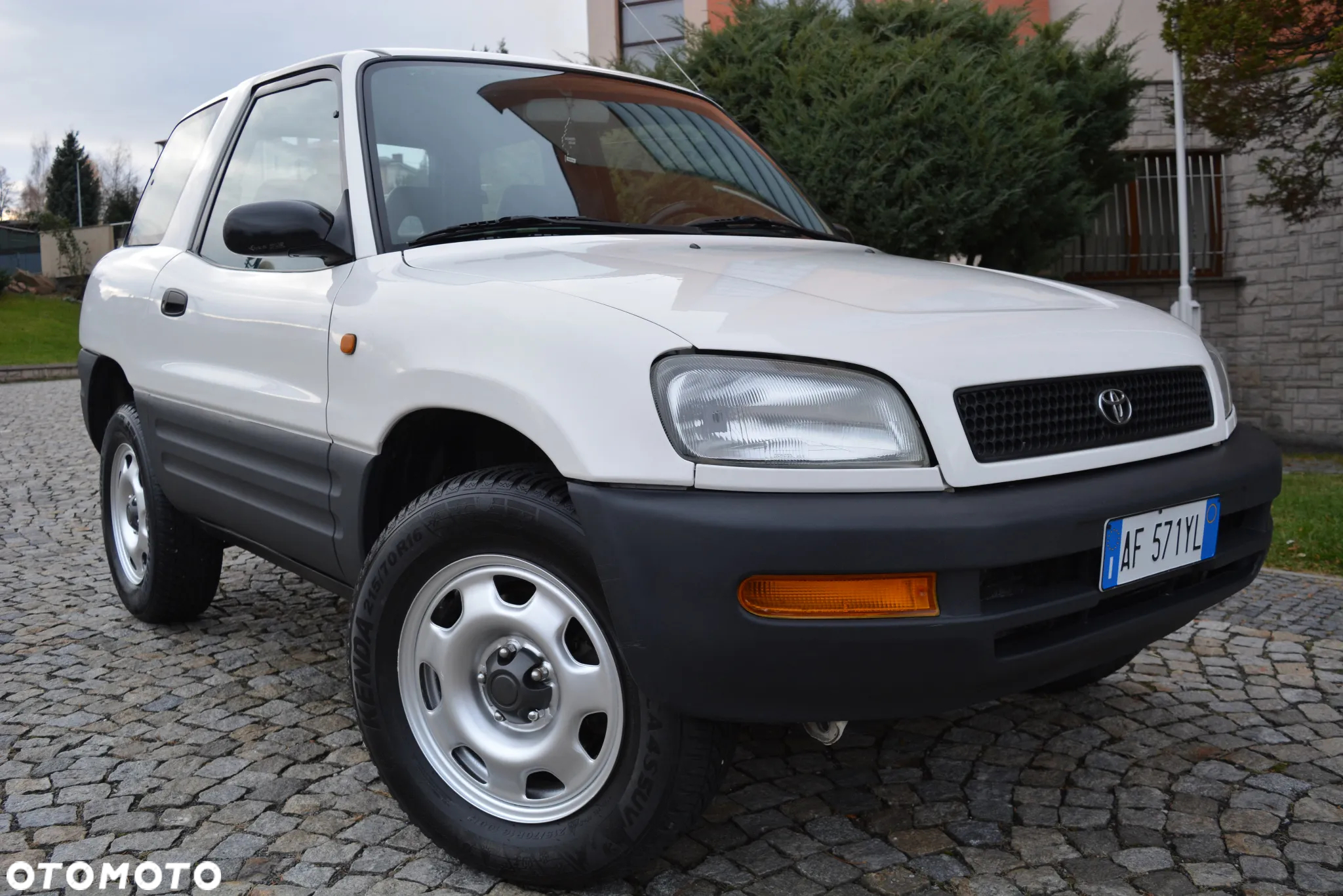 Toyota RAV4 2.0 - 3