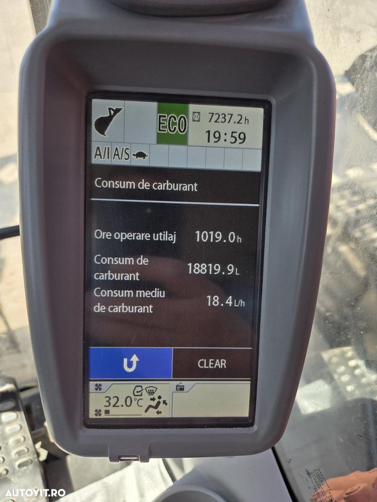 Hitachi 32t, cupa 1,8mc NOUA, 2019, 7.237h, consum mediu 18,6litri/ora, Isuzu 265CP, 3 pompe hidr HITACHI, produs in JAPONIA, lant 80% bun doar 991h deplasare, reviziile facute, inst picon si rotire, antifurt, Ad sapare 8m, AC, leasing 3 ani-PROMOTIE 96.900 - 40