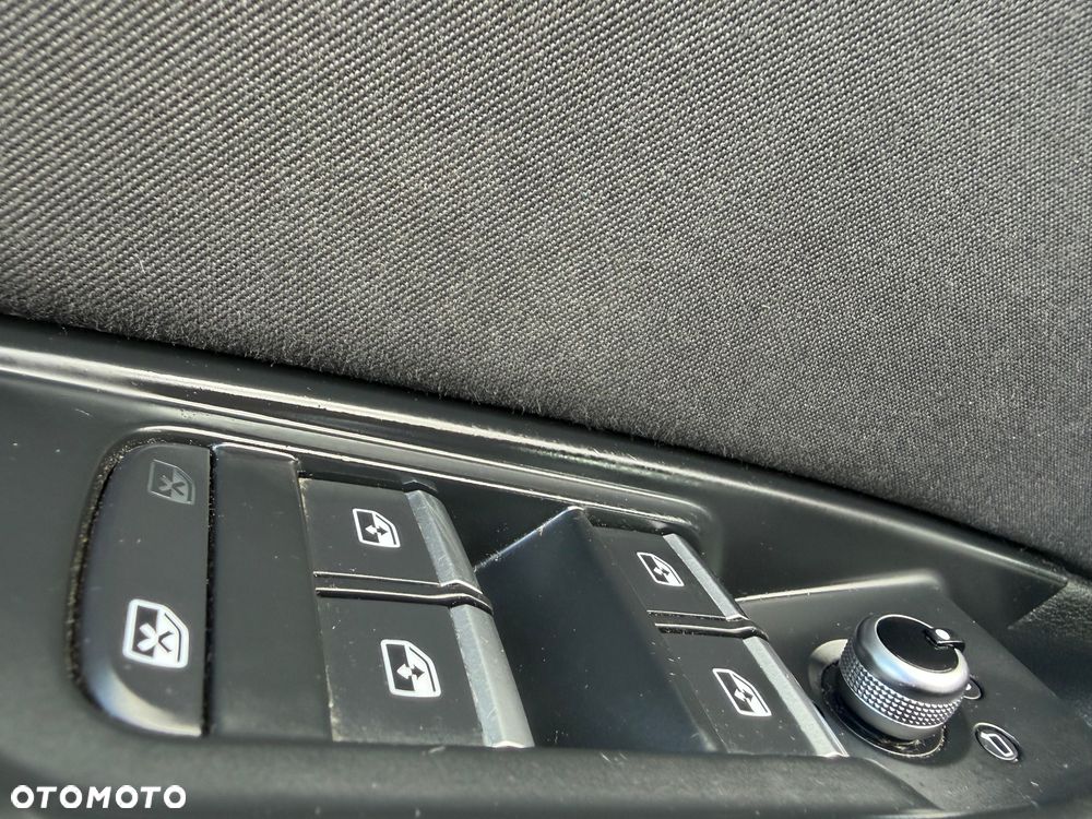 Audi A4 Avant 2.0 TDI S tronic - 30