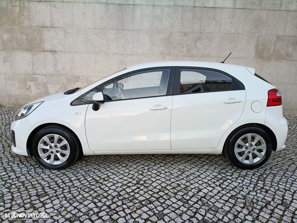 Kia Rio 1.1 CRDi LX ISG - 15