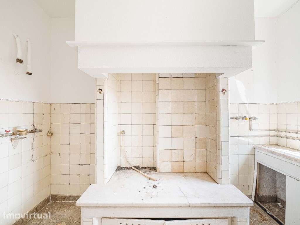 Apartamento T4 para Remodelação Total em Alvalade - Lisboa - Grande imagem: 4/48