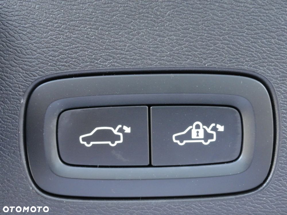 Volvo XC 60 B4 D Geartronic RDesign - 28