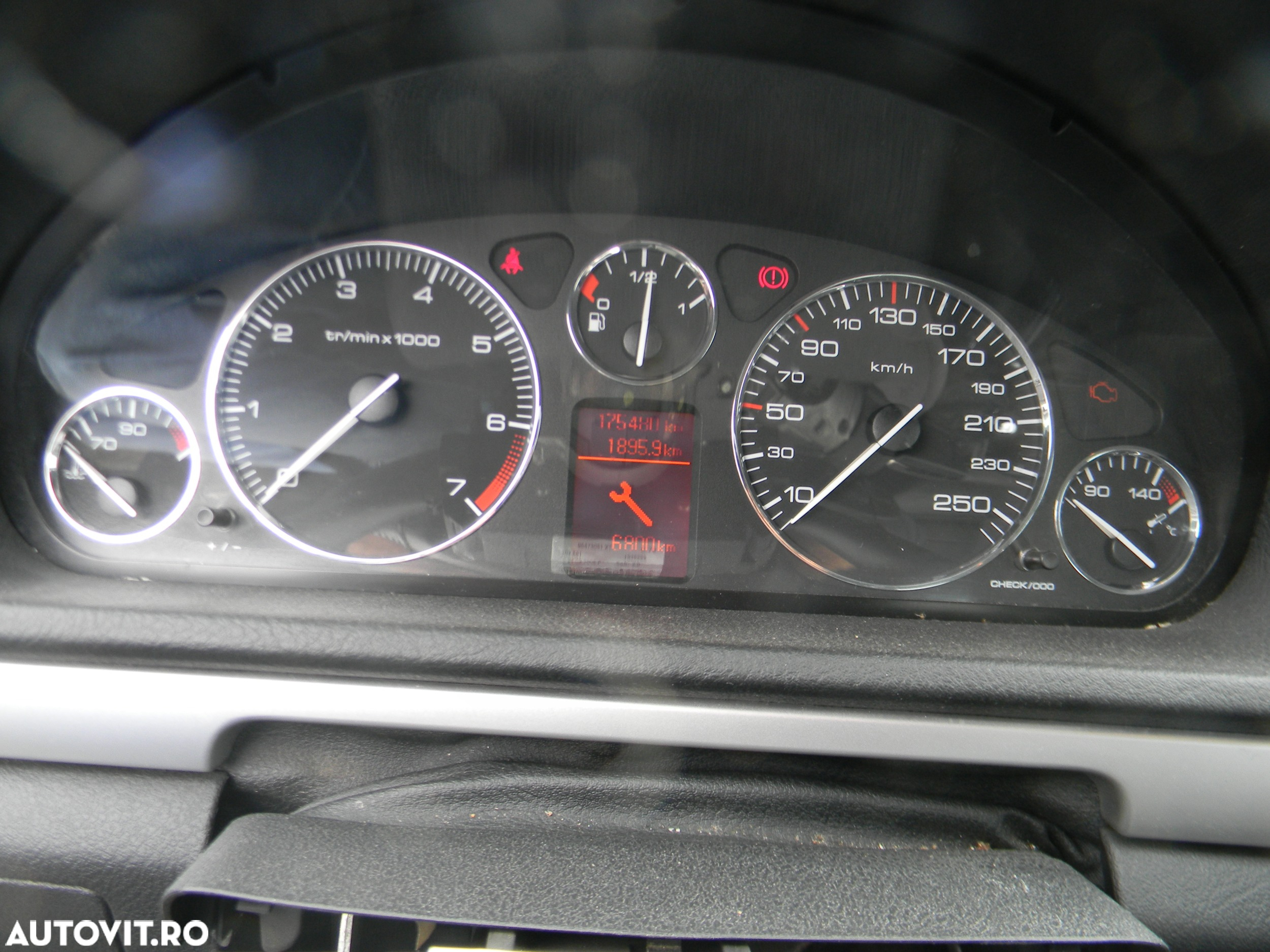 Dezmembrari  Peugeot 407  2004  > 0000 1.8 Benzina - 15