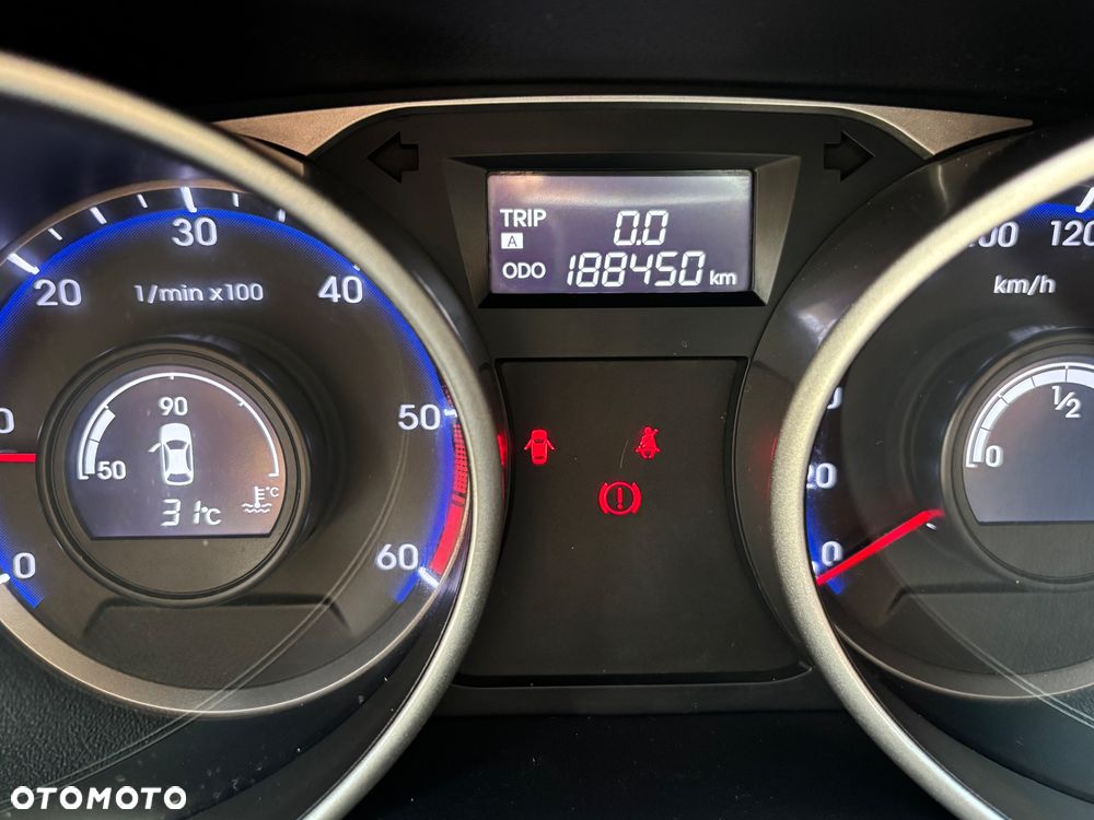 Hyundai ix35 1.7 CRDi 2WD blue Finale Gold - 27