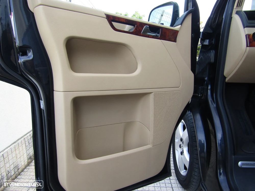 VW Multivan 2.5 TDi Highline - 11