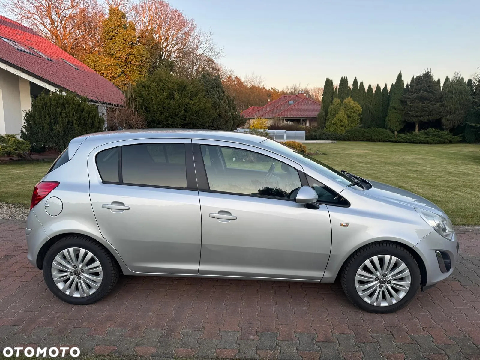 Opel Corsa 1.2 16V Cosmo S&S - 10
