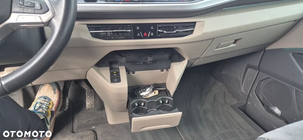 Volkswagen Multivan - 29