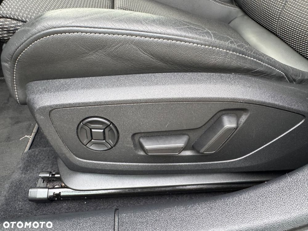 Audi A3 Sportback 1.4 TFSI e-tron S line Sportpaket - 31