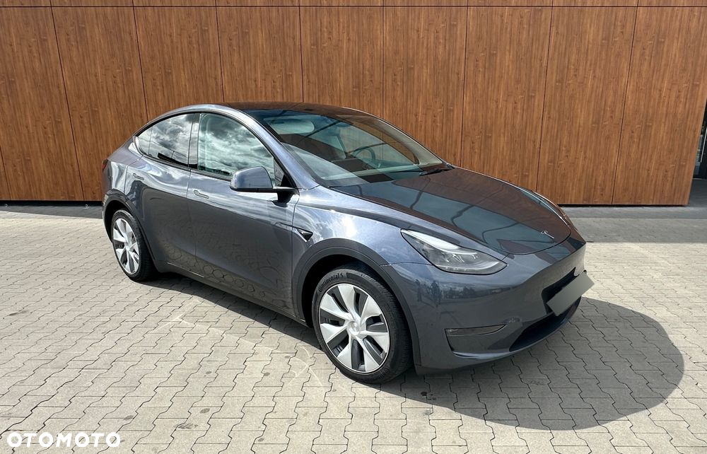 Tesla Y Model Long Range Dual Motor AWD - 4