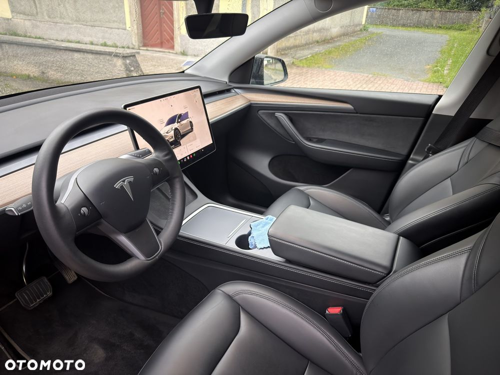 Tesla Model Y Long Range Dual Motor AWD - 5