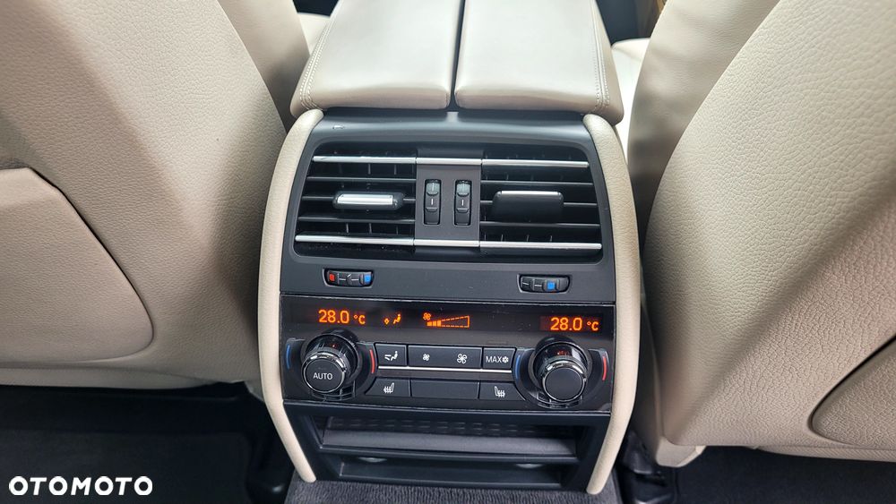 BMW Seria 7 740d xDrive - 9