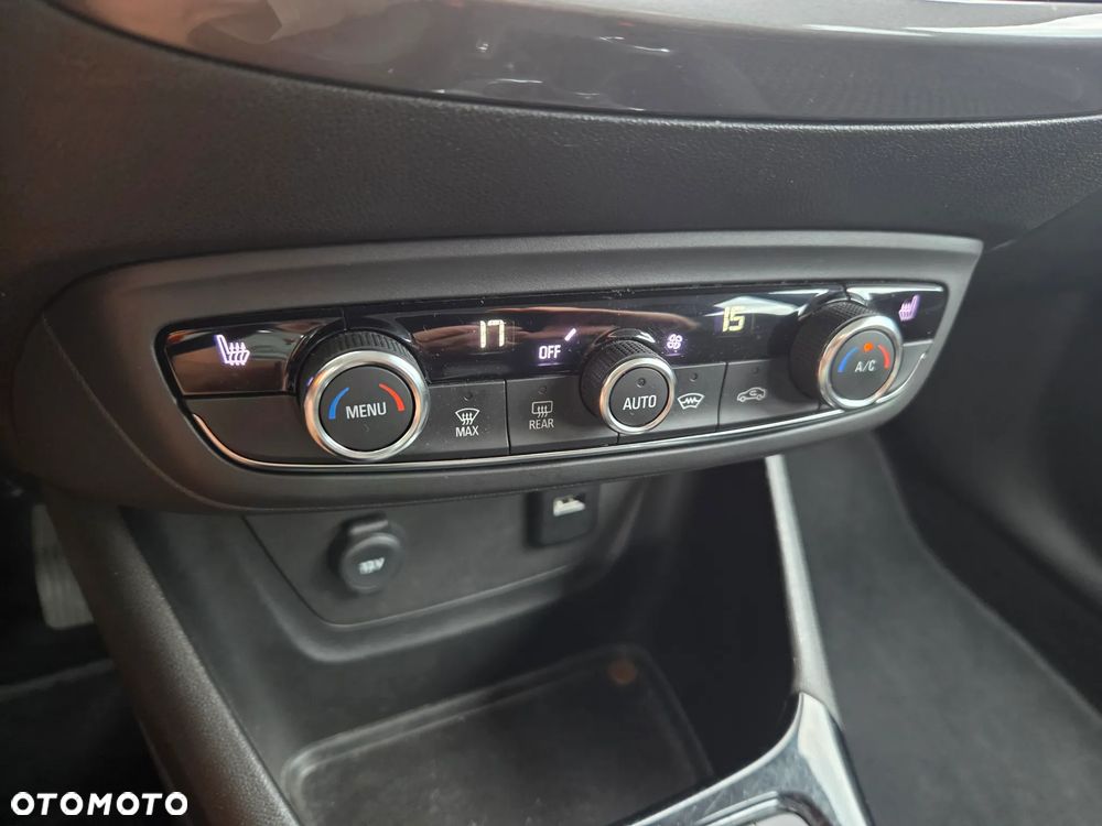 Opel Crossland X - 13