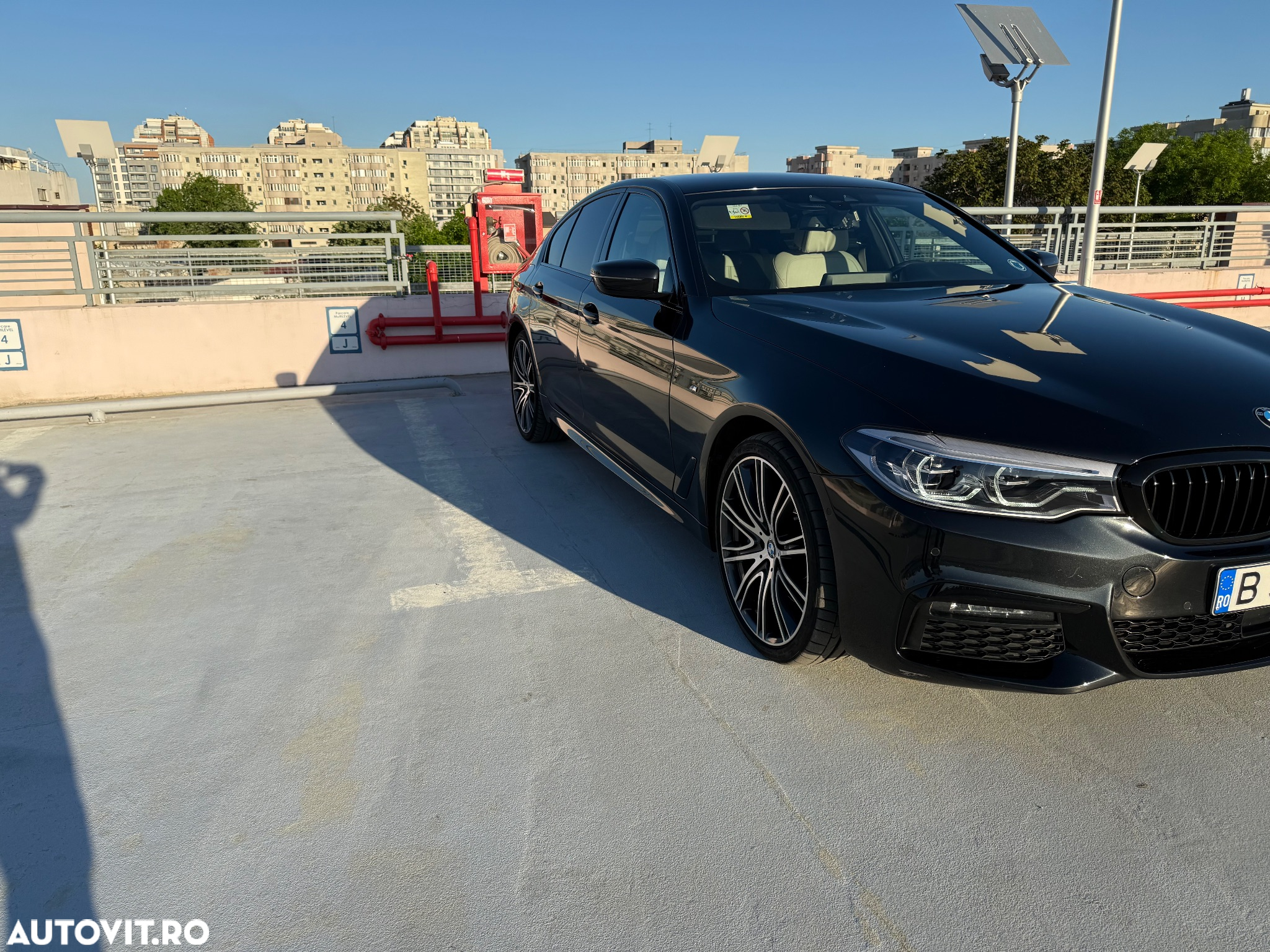 BMW Seria 5 530d xDrive AT - 2