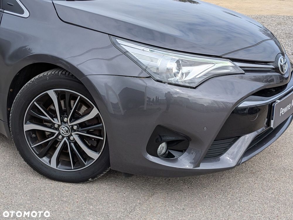 Toyota Avensis 2.0 D-4D Premium - 18
