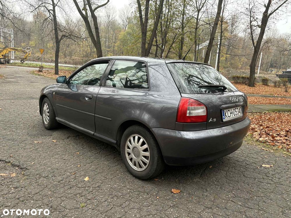 Audi A3 1.6 Ambiente - 3