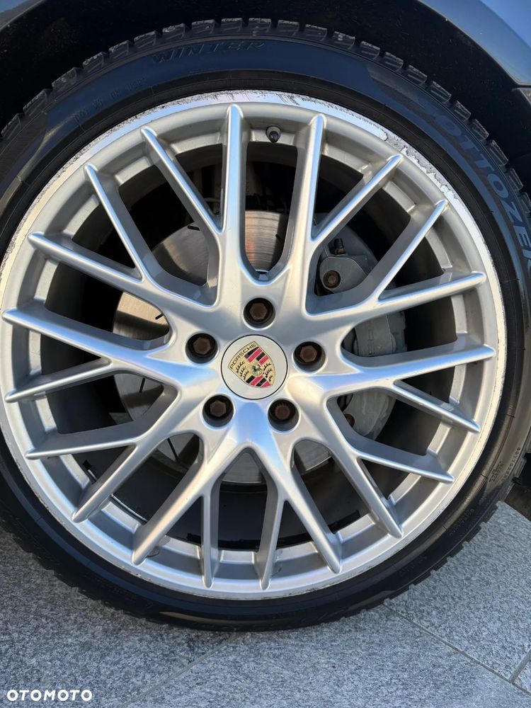 Porsche Panamera 4S - 24
