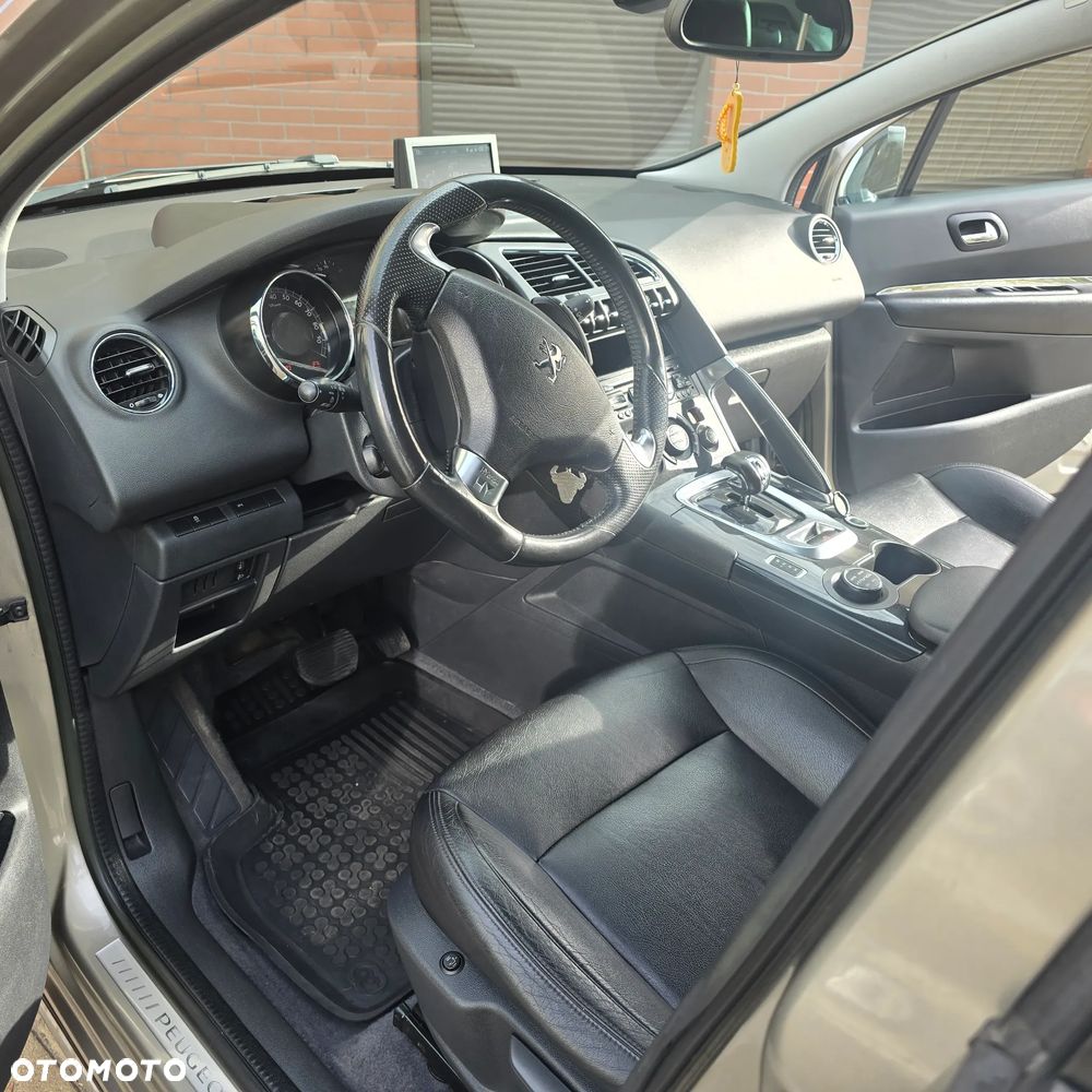 Peugeot 3008 2.0 HDi HYbrid4 - 7