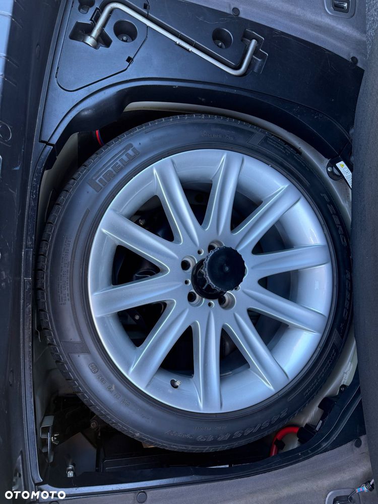 BMW Seria 7 745i L - 23