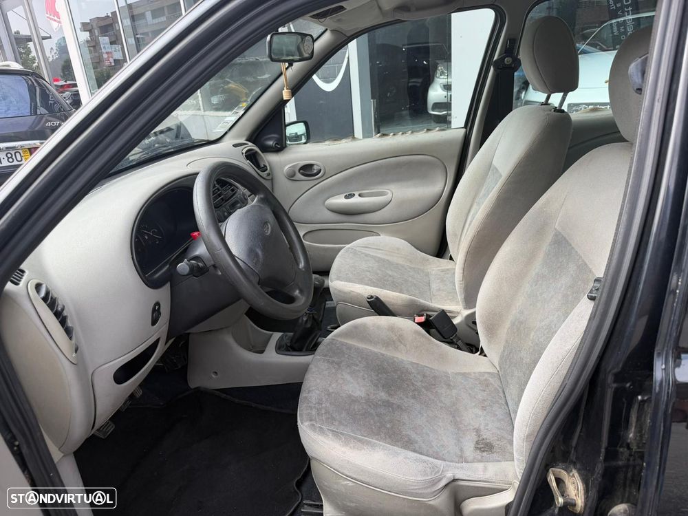 Ford Fiesta 1.25 Studio - 8