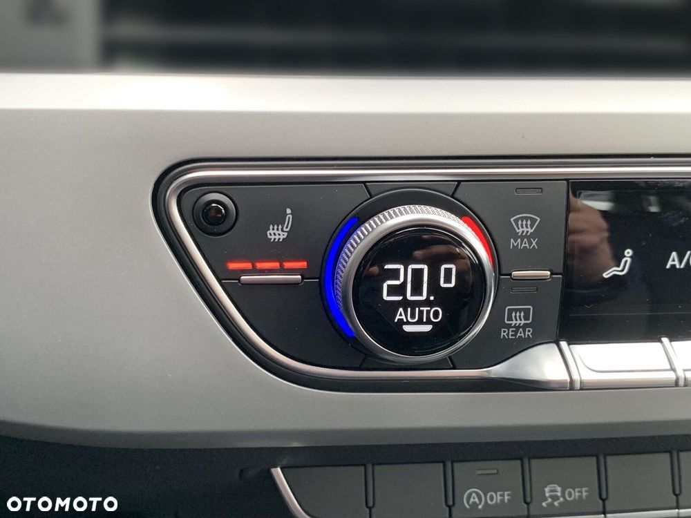 Audi A4 Limousine 35 TFSI mHEV S Line S tronic - 30