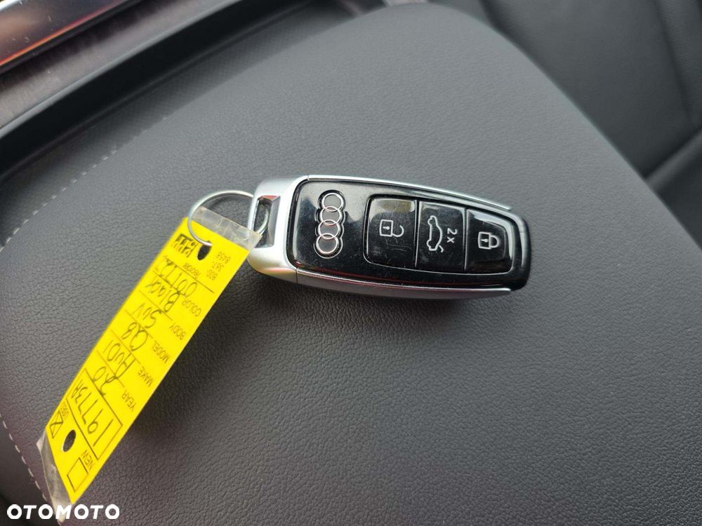 Audi Q8 55 TFSI quattro tiptronic - 13
