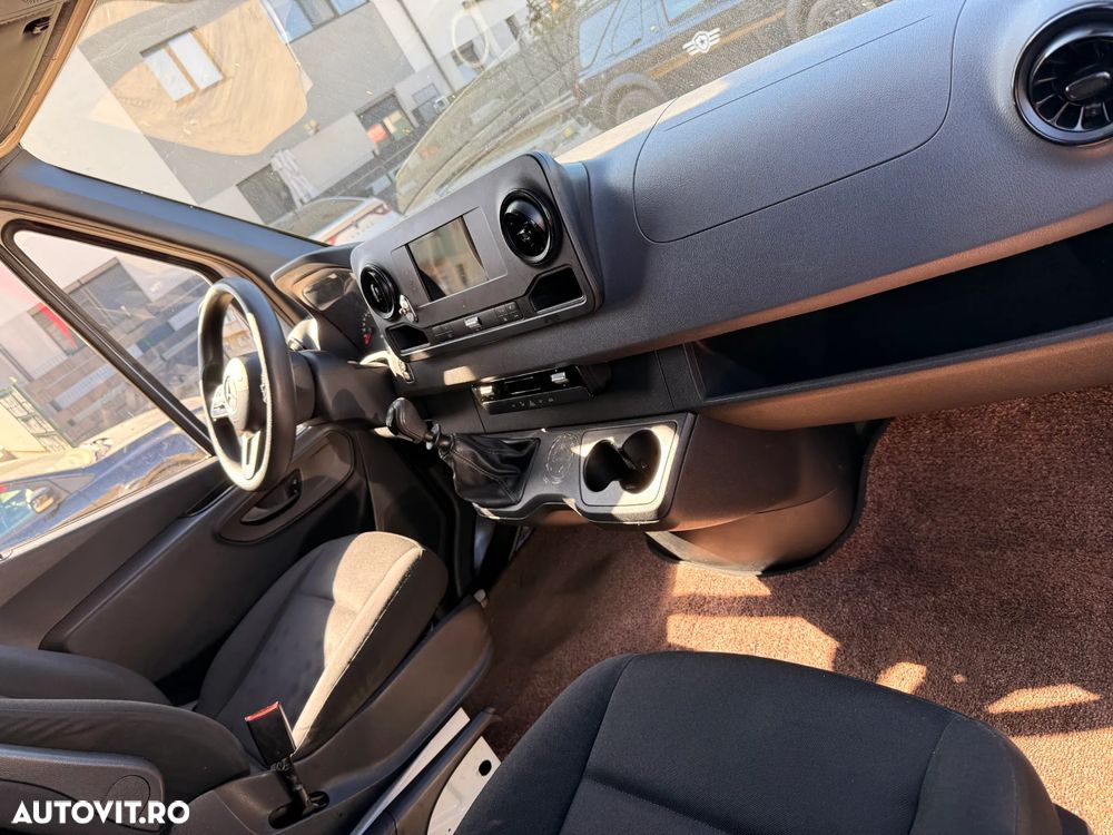 Mercedes-Benz SPRINTER - 4