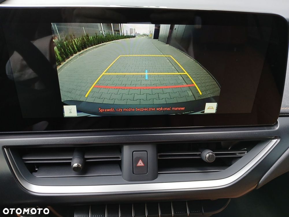 Lexus UX 300h F Sport Design - 16