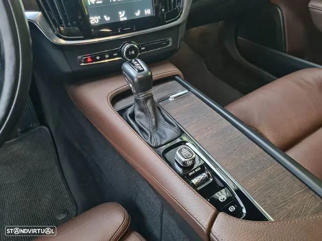 Volvo V90 Cross Country 2.0 D5 Pro AWD Geartronic - 25