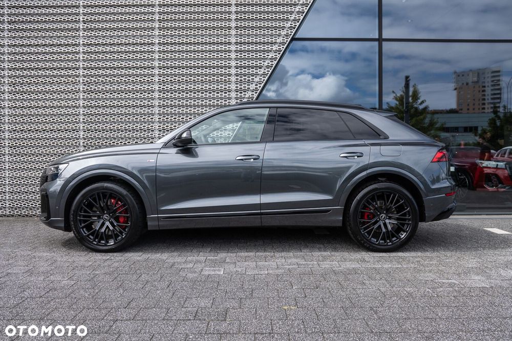 Audi Q8 - 6