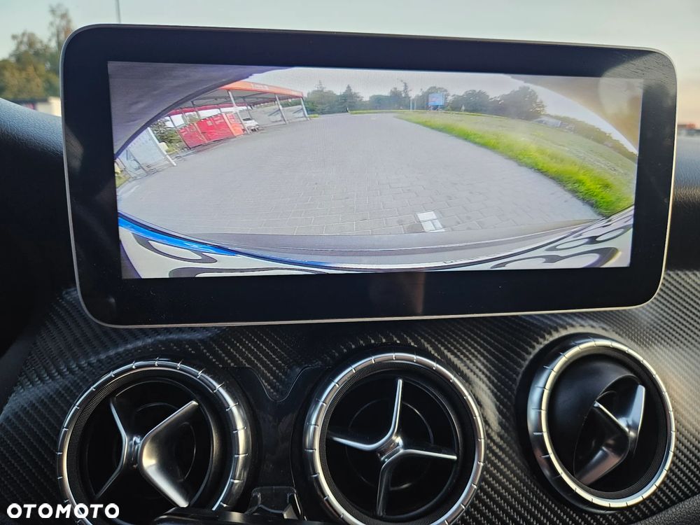 Mercedes-Benz CLA 250 7G-DCT - 14