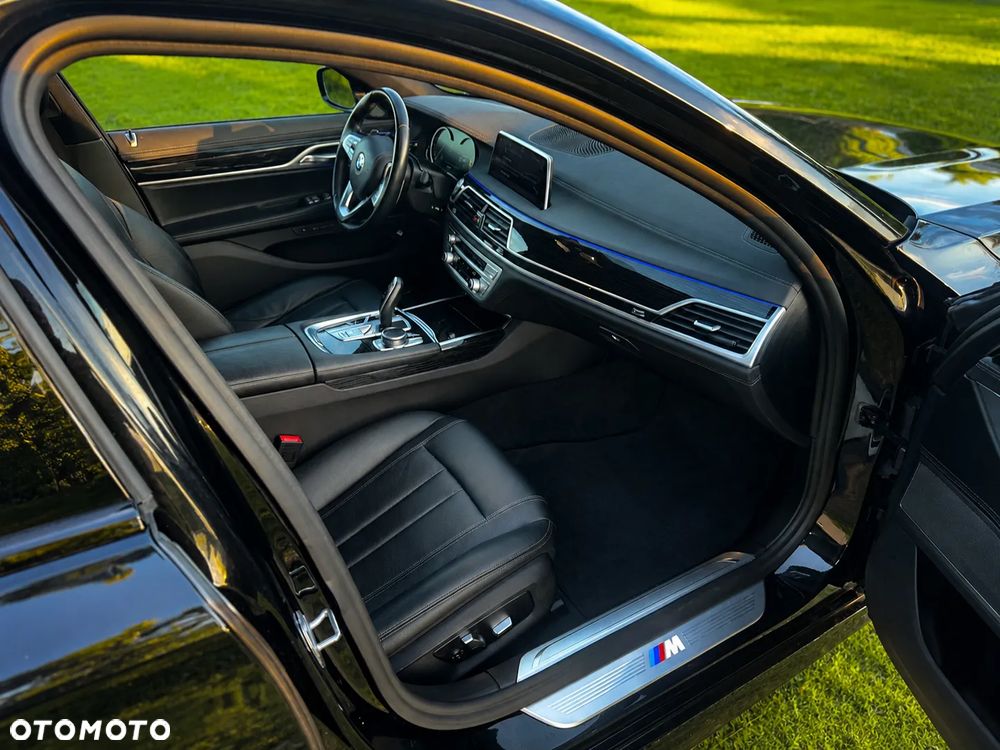 BMW Seria 7 740Li - 22