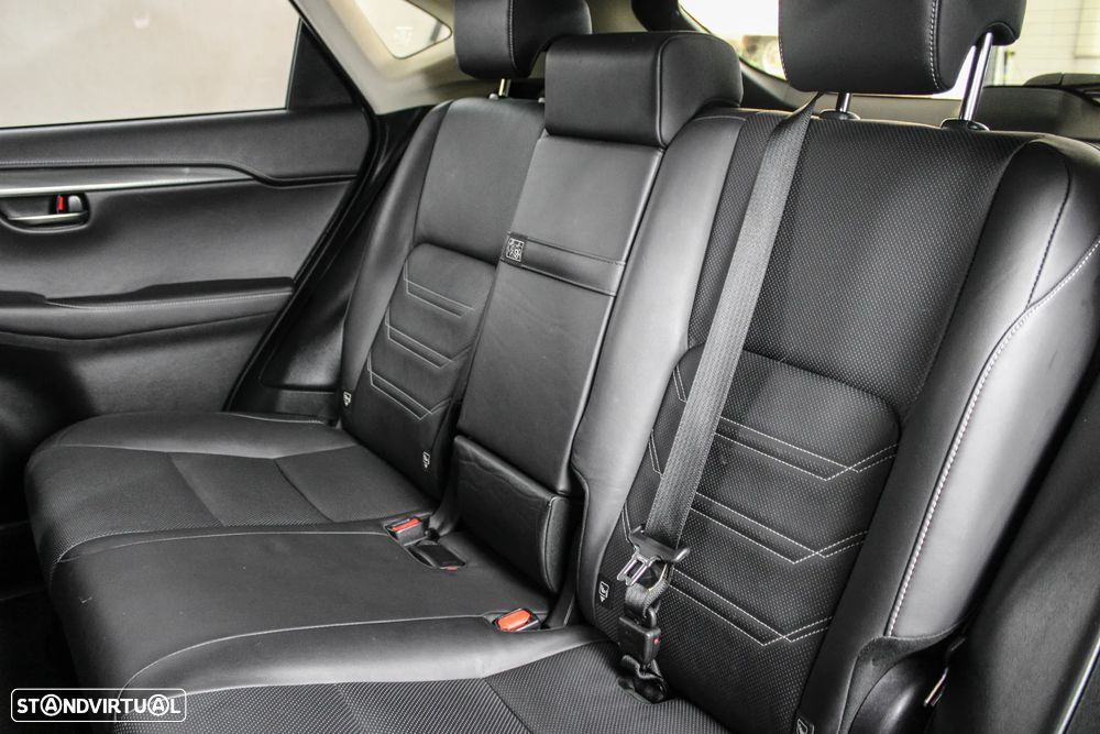 Lexus NX 300h Executive+ - 11