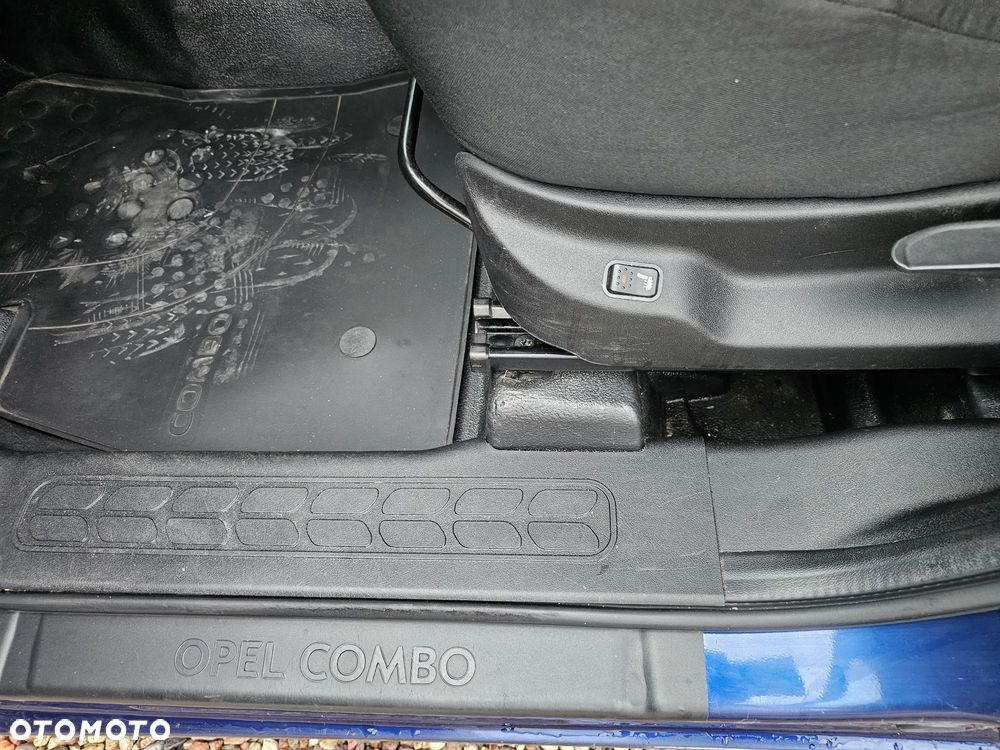 Opel Combo - 12