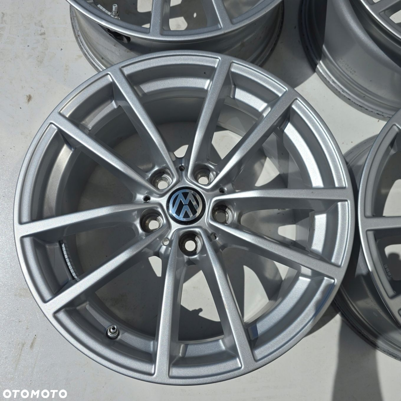 VW PASSAT B7 B8 CC TIGUAN I II ARTEON SHARAN 17 ET30 5x112 4X - 3