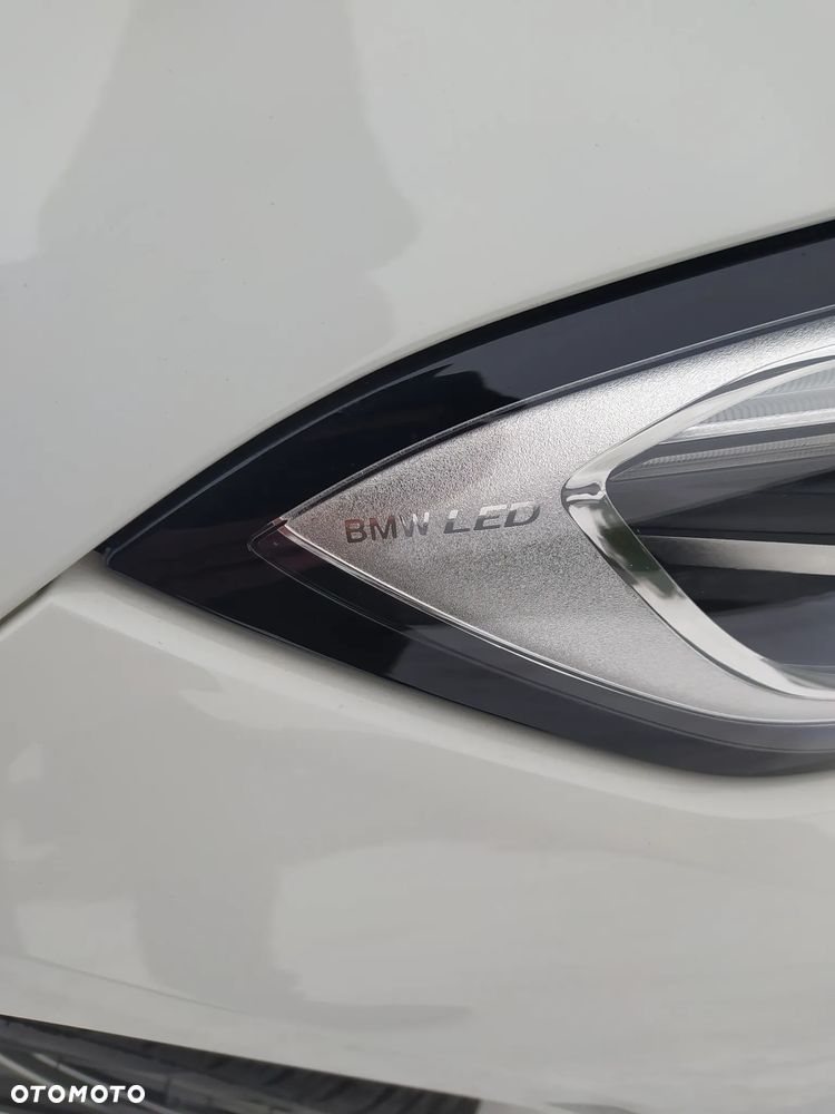 BMW Seria 3 330i Sport Line - 27