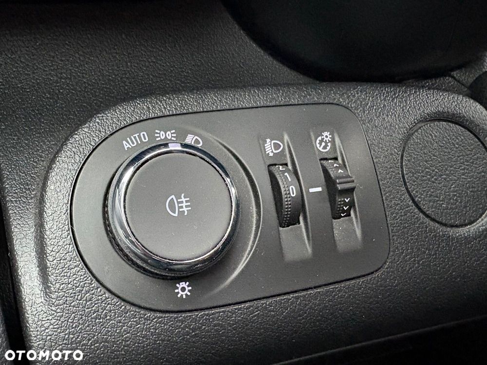 Opel Combo 1.5 CDTI S&S - 21